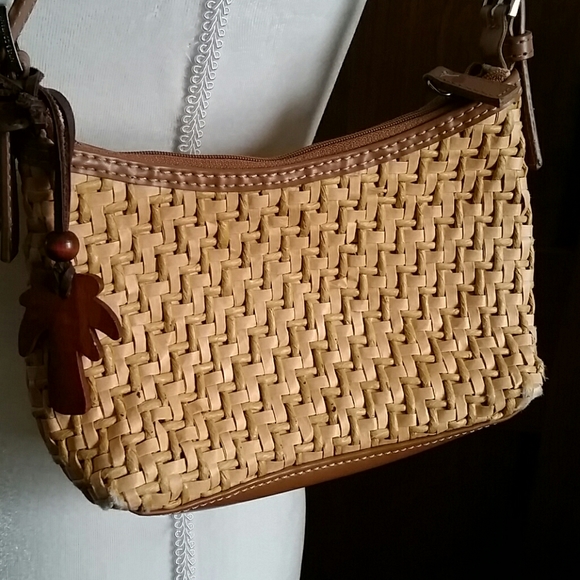 Woven Handbag - Picture 2 of 8